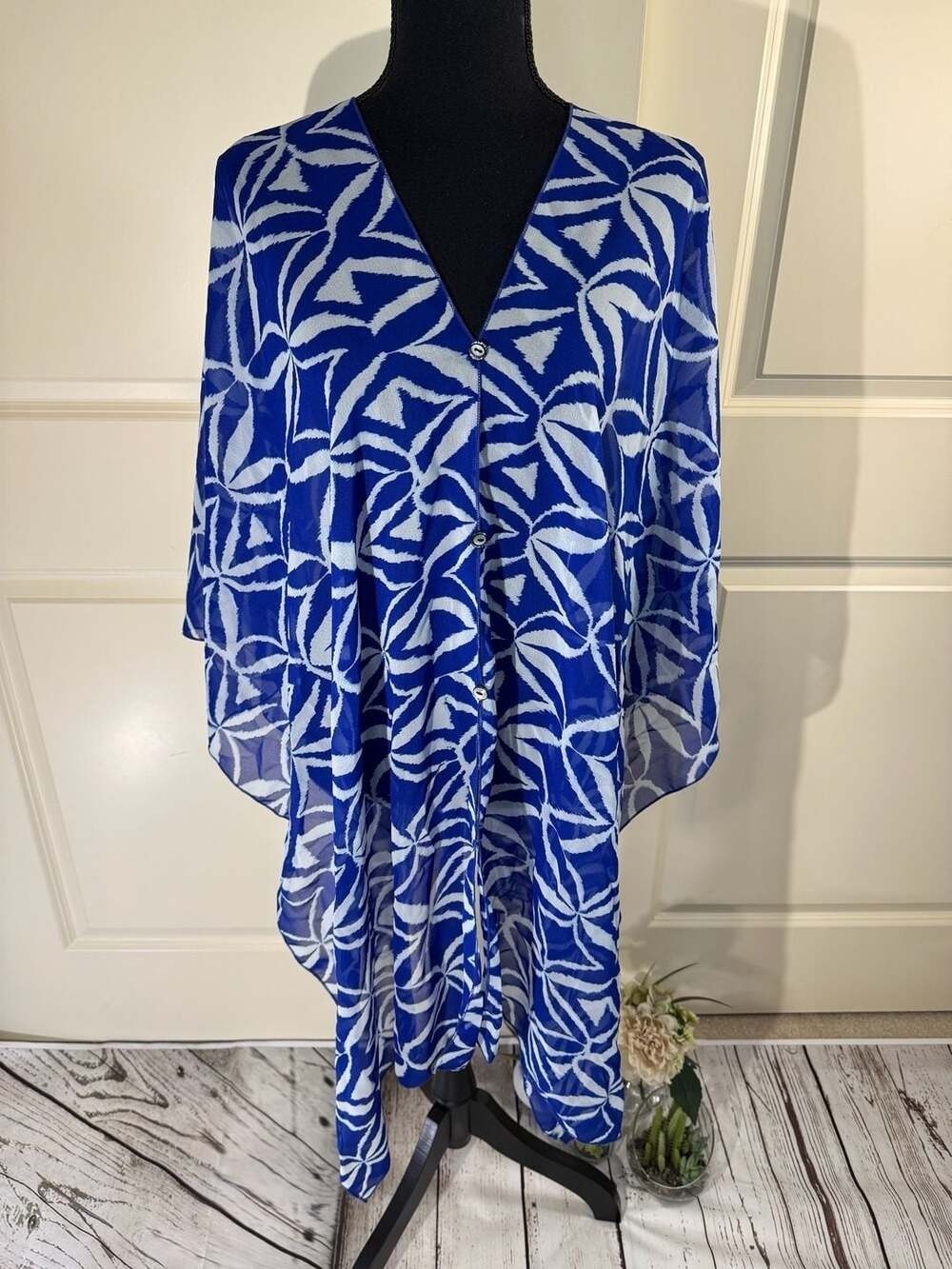 Zury Blue and White Geometric Print Rayon Kimono Cover-Up Free Size